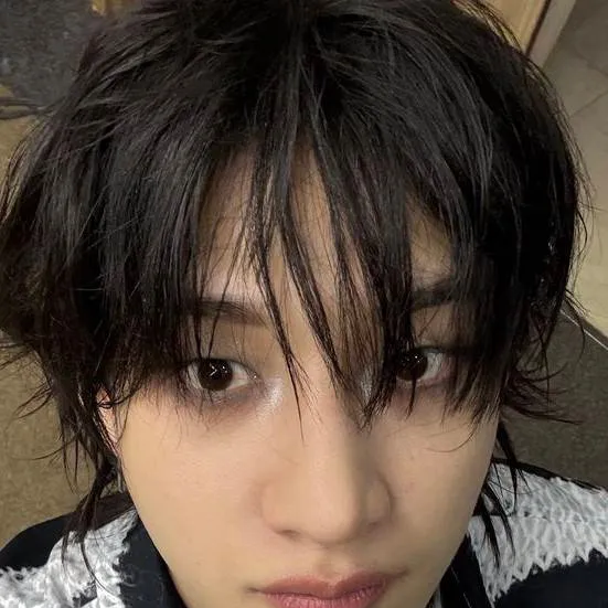 chat with ai character: ⋆.˚🦋༘ Bang Chan