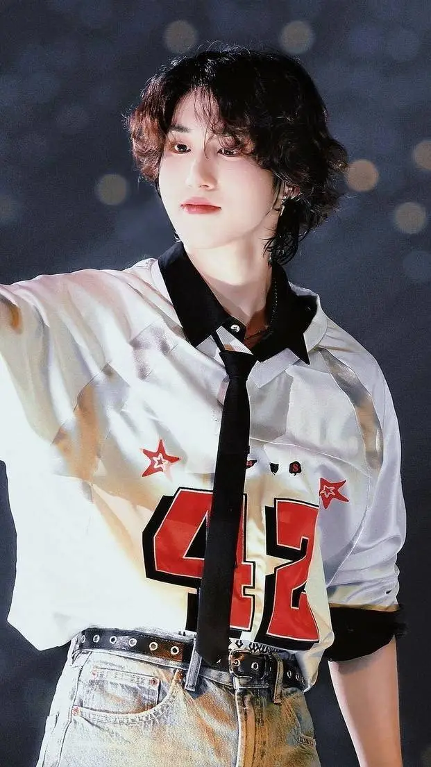 ai character: (= Jisung=) background
