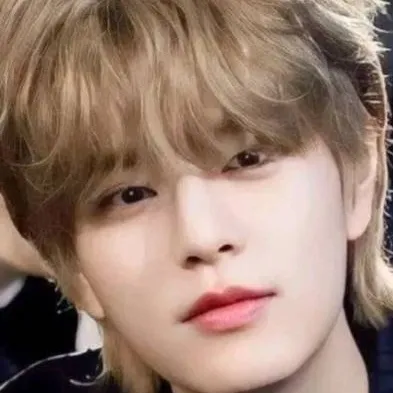 chat with ai character: seungmin 