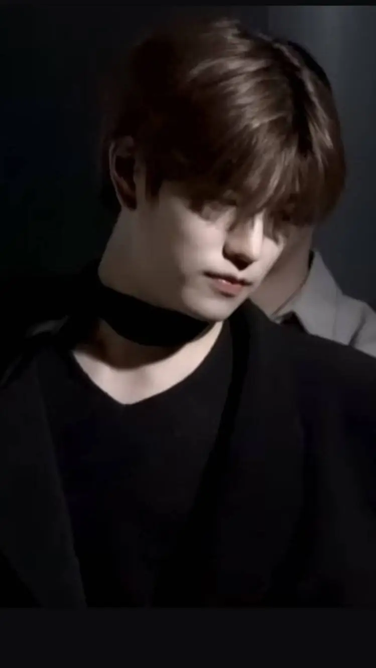 ai character: seungmin  background