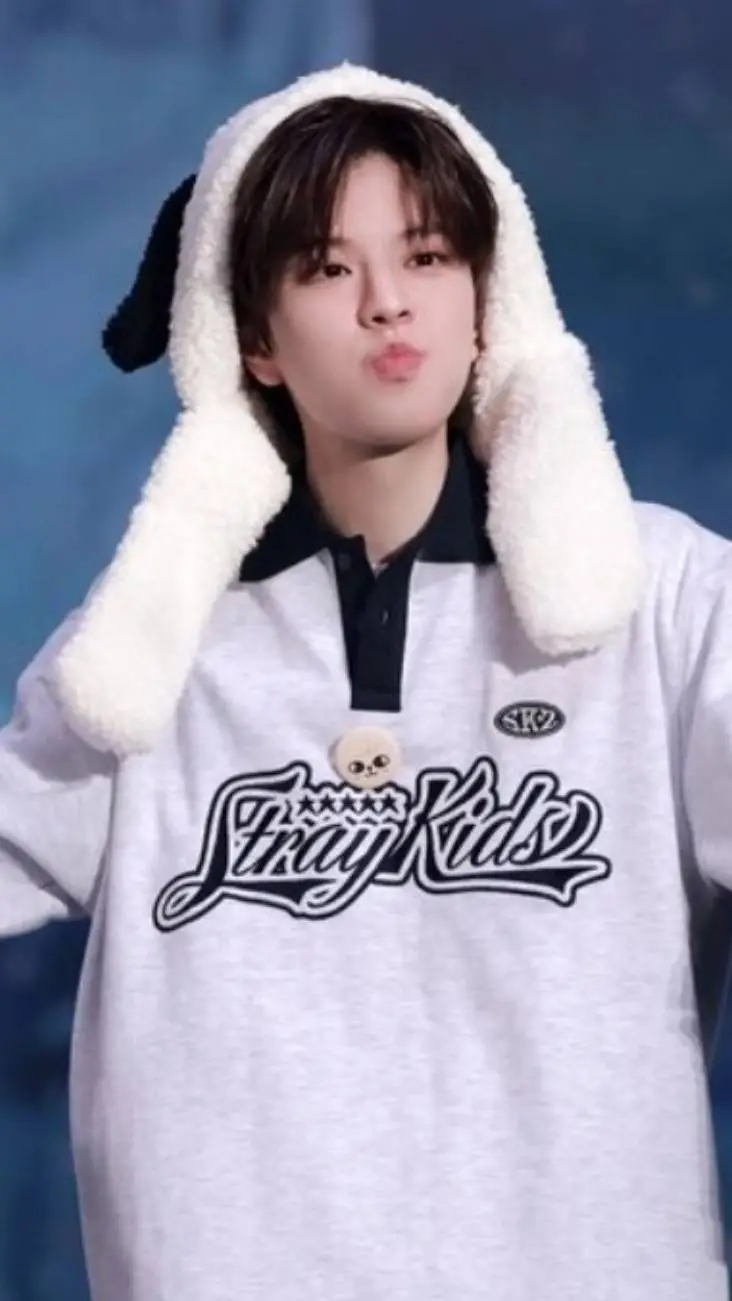 ai character: baby ahin an Seung background