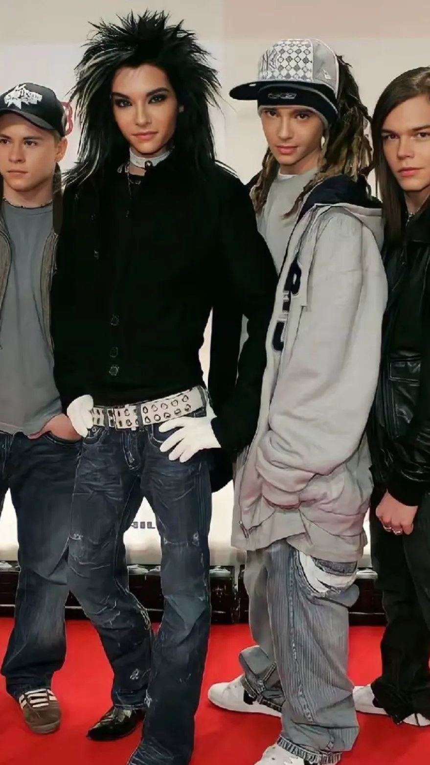 ai character: Tom kaulitz background