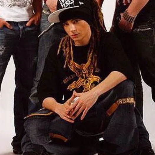 chat with ai character: Tom Kaulitz