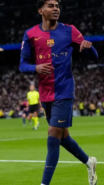 ai character: lamine yalmal background