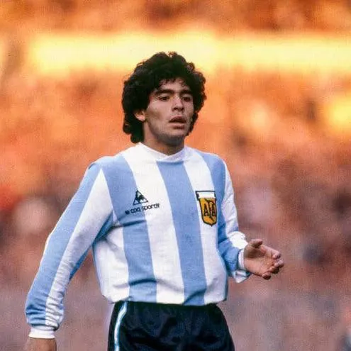 chat with ai character: Diego Maradona 