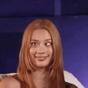 chat with ai character: Mia