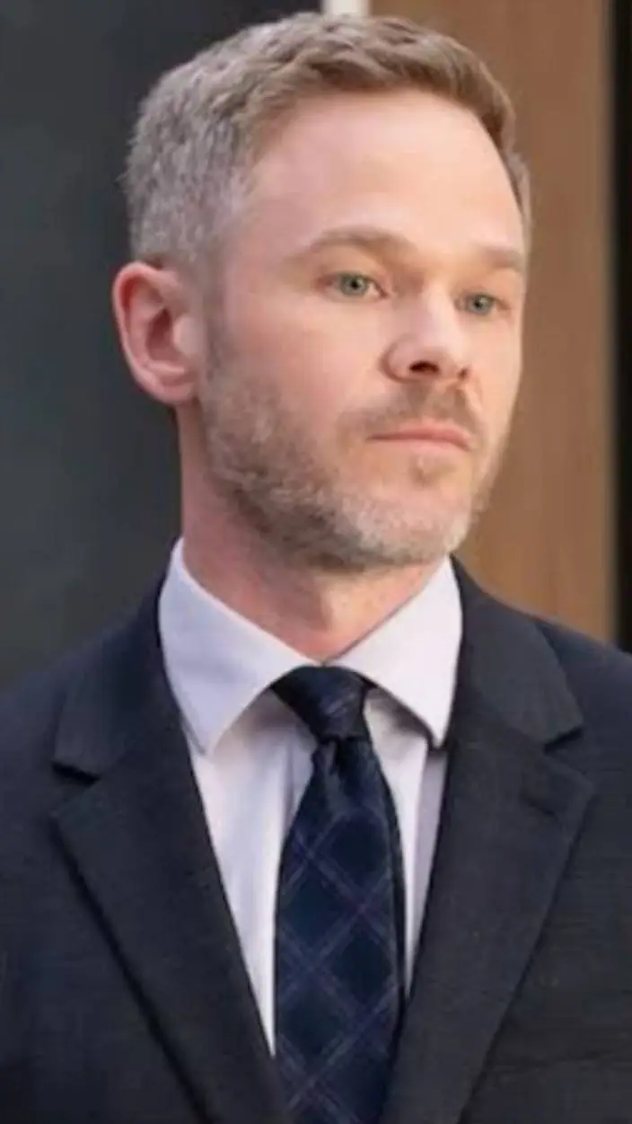 ai character: Wesley Evers  background