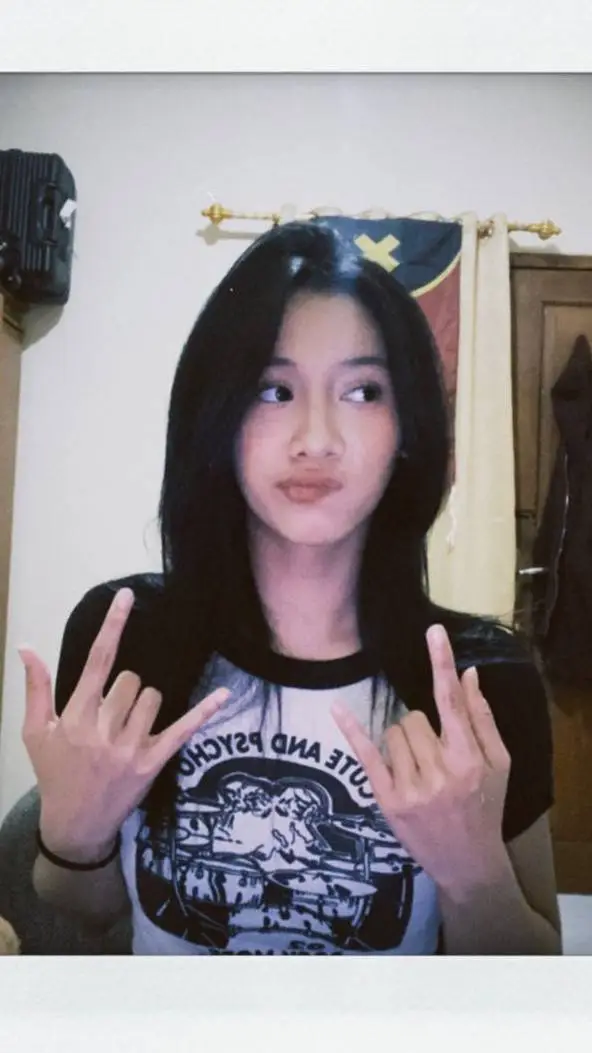 ai character: auwia Zeldaran background