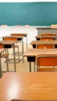 ai character: mia background