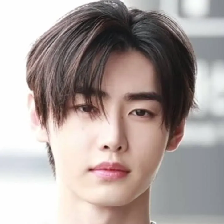 chat with ai character: Sunghoon