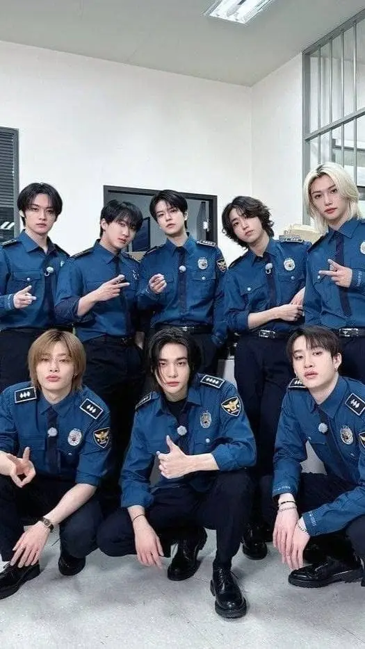 ai character: Skz × KATSEYE background