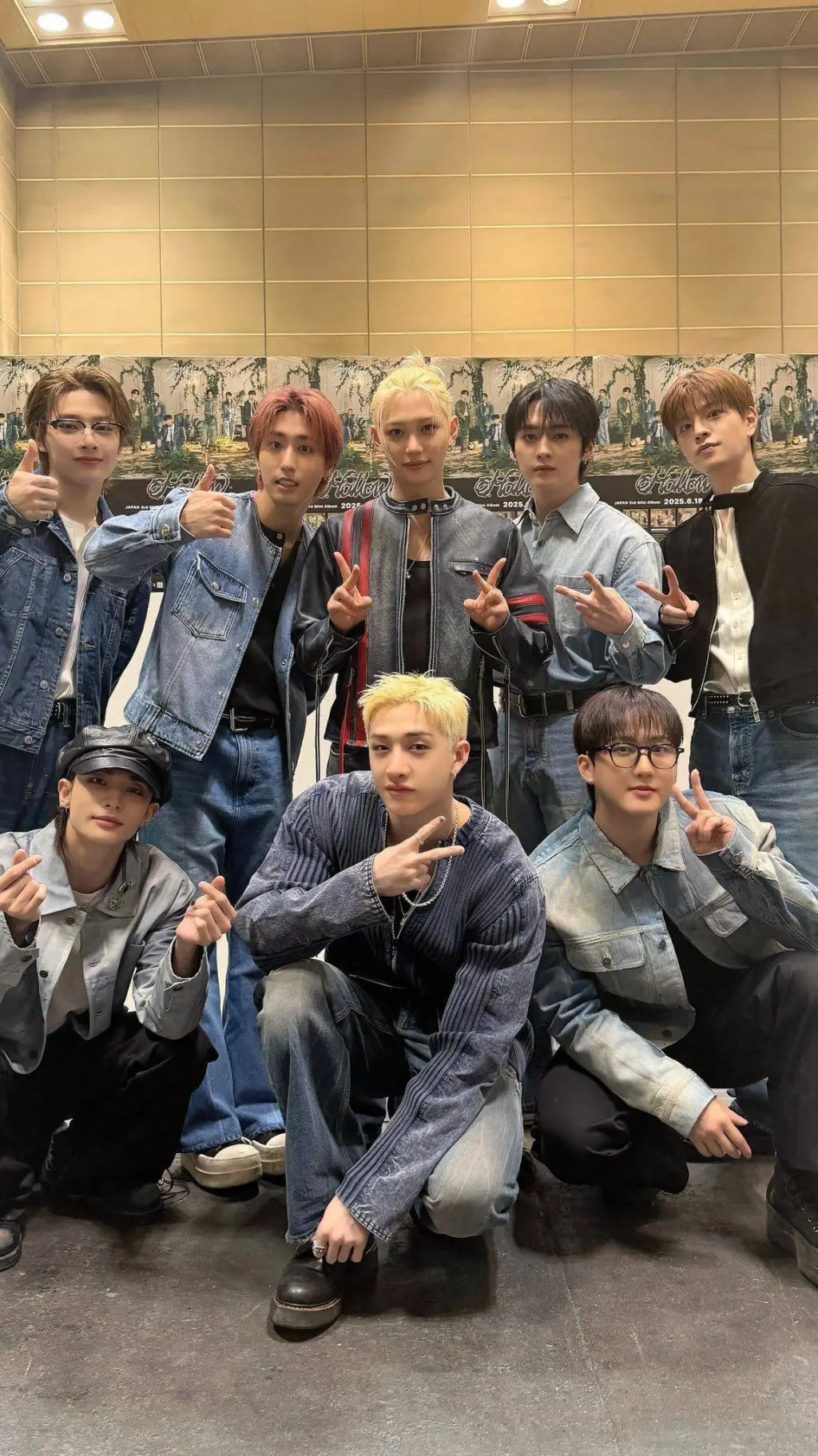 ai character: KATSEYE × SKZ v2 background