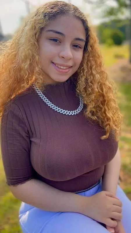 ai character: Michelle jones background