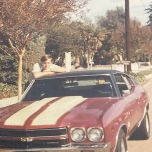 chat with ai character: ST Pool 🏖☎️☀️🥤🛼