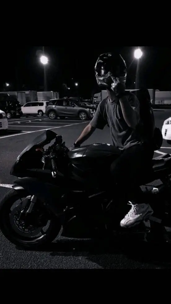 Talkie AI - Chat with ~ Luke Gray 🏍️💨♠️~