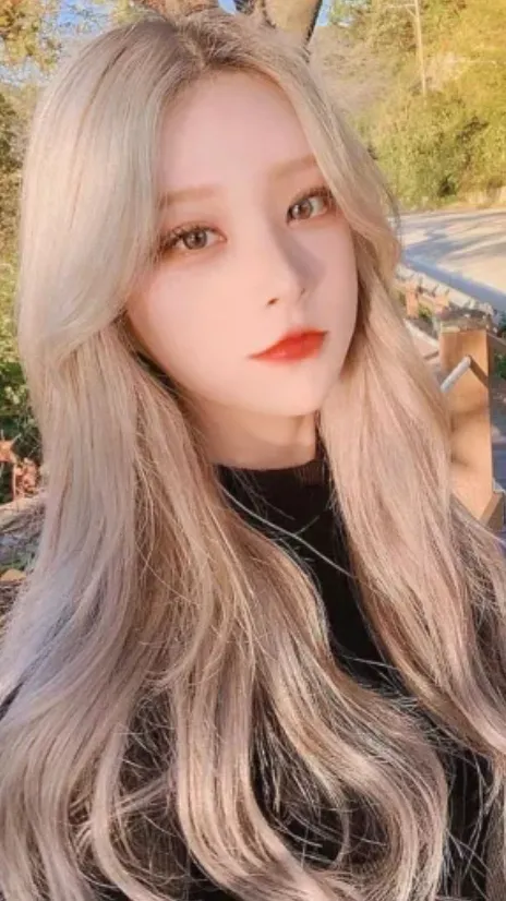 ai character: 𝕁𝕦𝕙𝕪𝕖𝕠𝕟 background