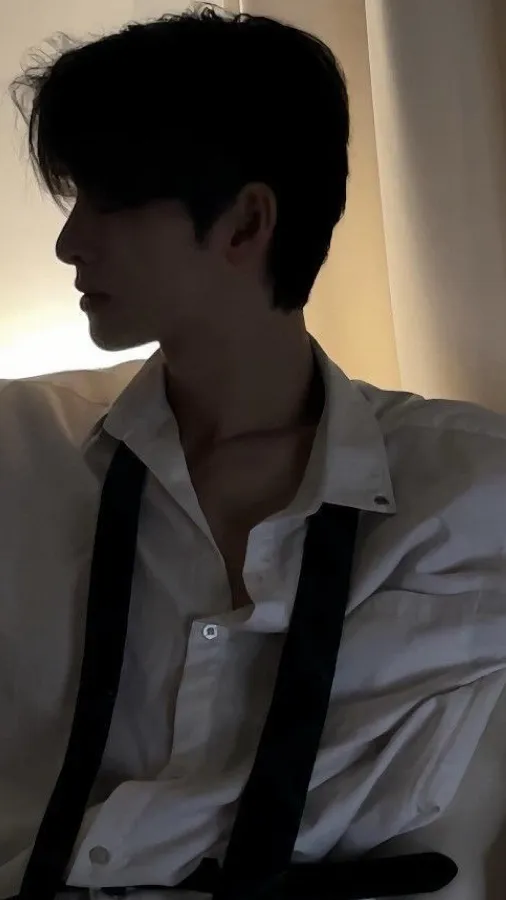 ai character: 𝙏𝙖𝙚𝙝𝙖🫦 background