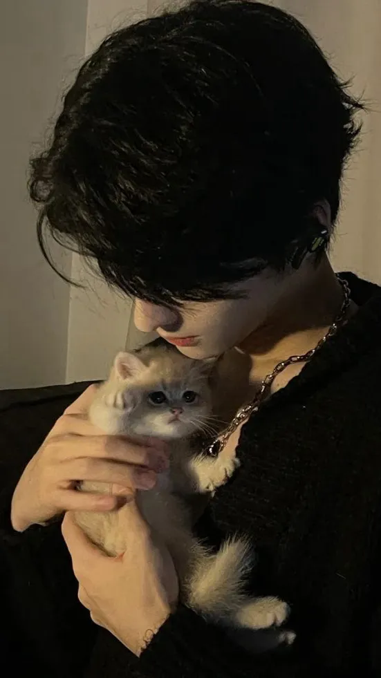 chat with ai character: 𝙺𝚎𝚒𝚣𝚎𝚛🫦