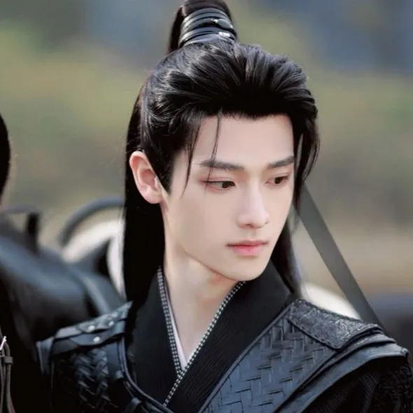 chat with ai character: 𝙻𝚎𝚎𝚑𝚊𝚗