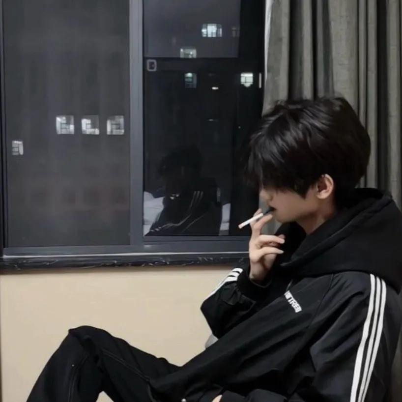 chat with ai character: Section E 🖤