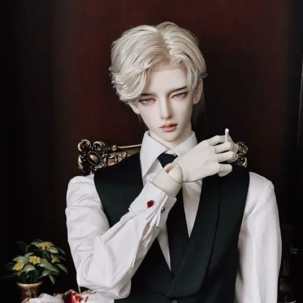chat with ai character: 𝓓𝓪𝓶𝓲𝓮𝓷🖤