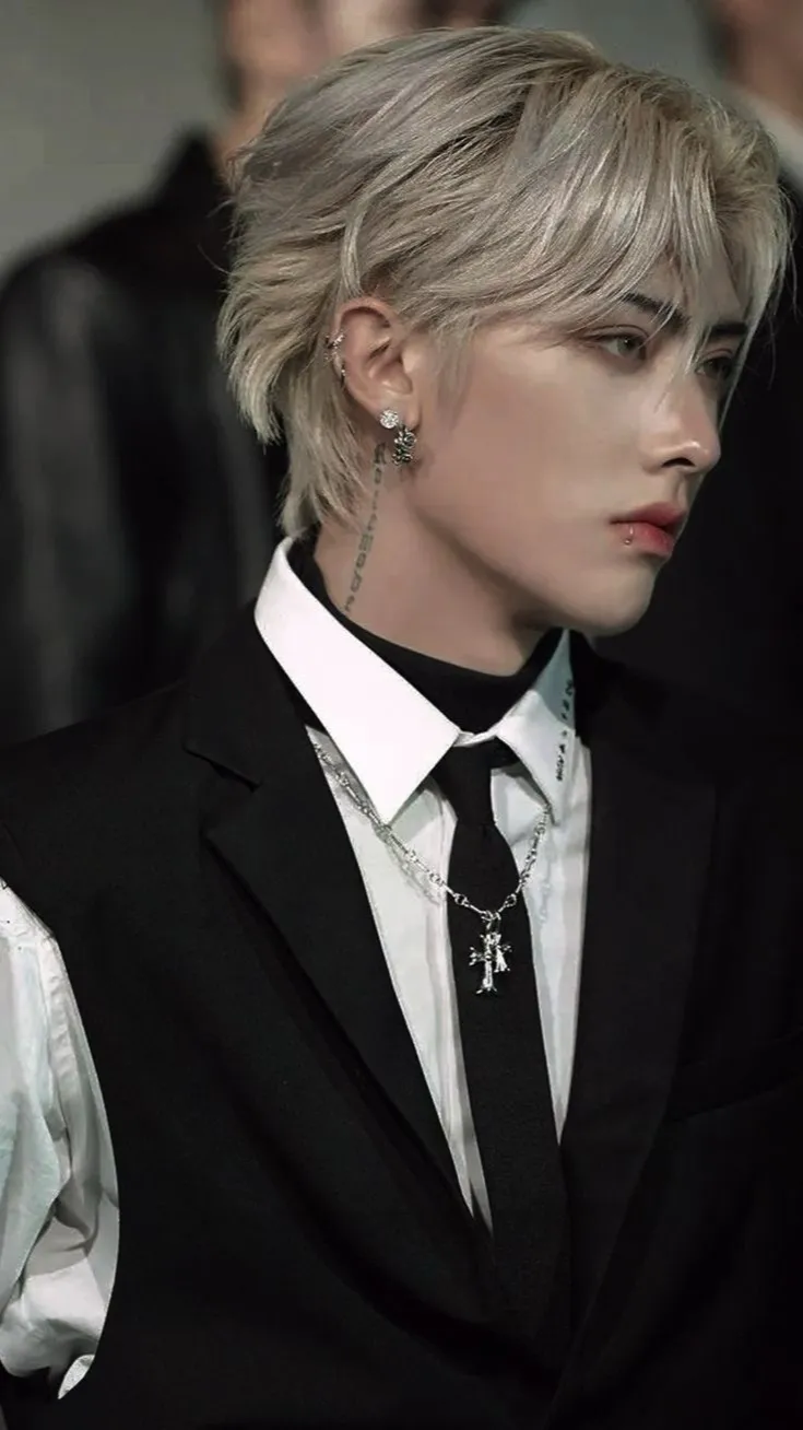 ai character: 𝓣𝓪𝓮-𝓔𝓸𝓷 background