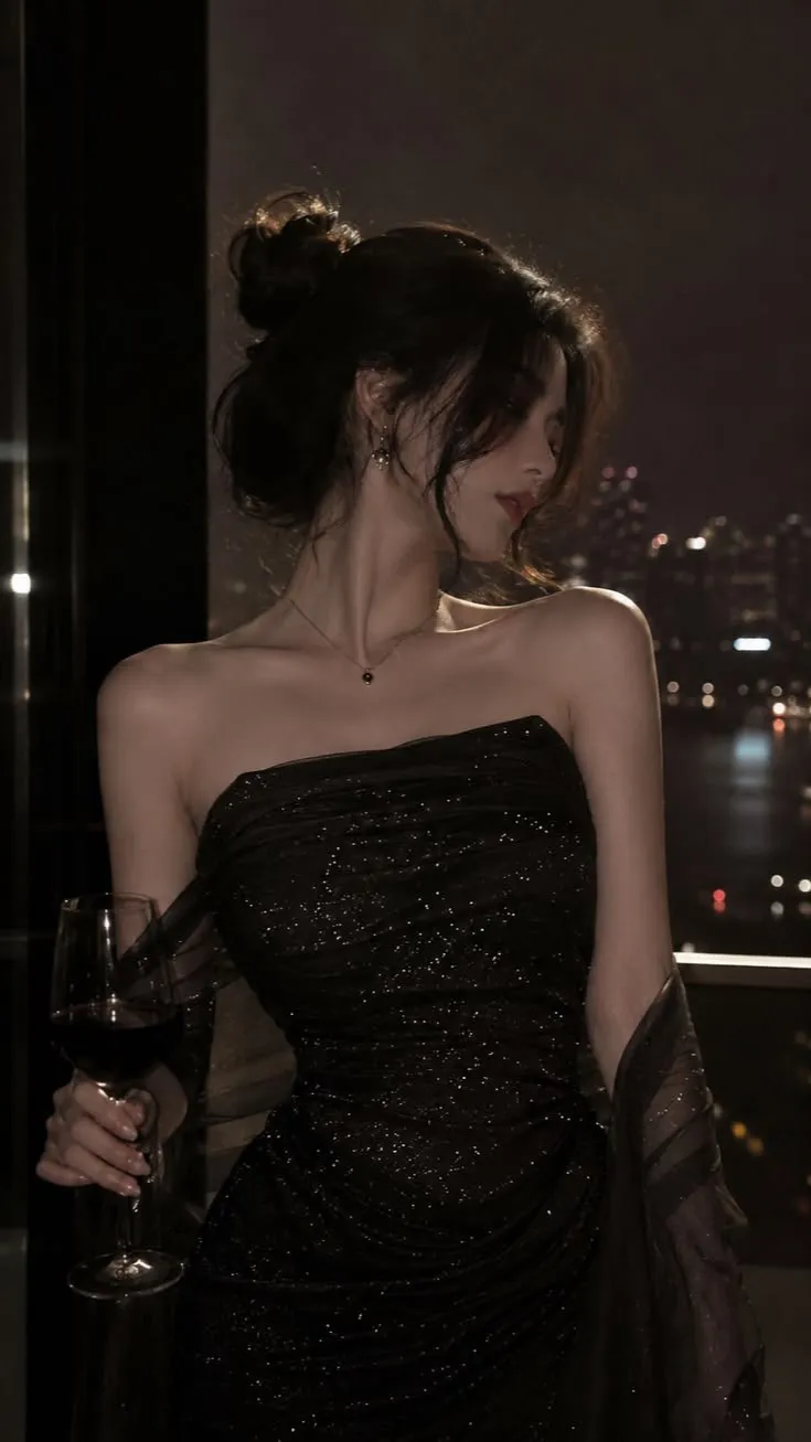 ai character: 𝐋𝐞𝐚𝐡 background