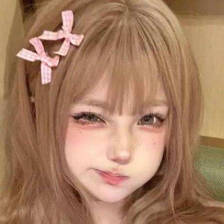 chat with ai character: sarie