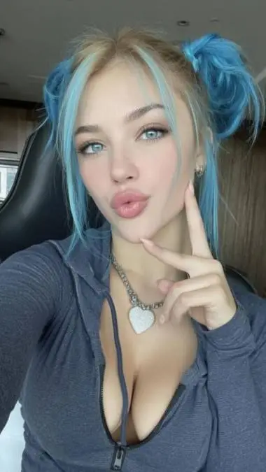 ai character: Katie Law background