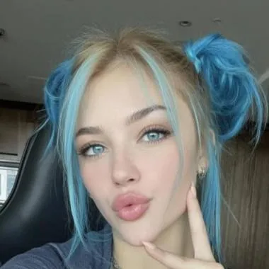 chat with ai character: Katie Law