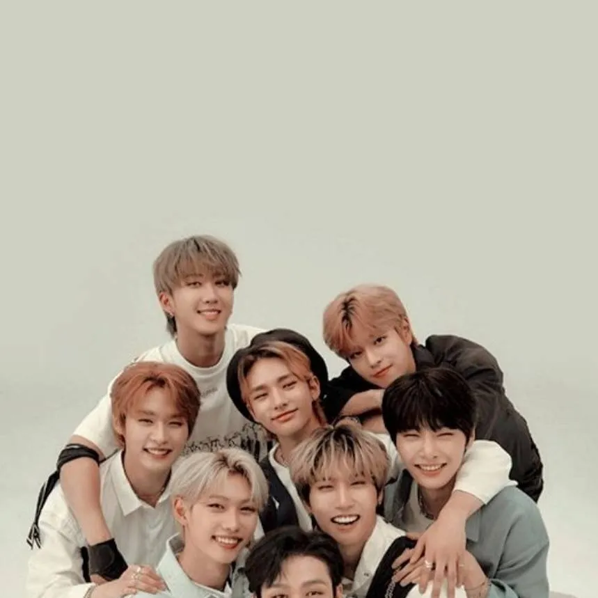 chat with ai character: (▪︎SKZ▪︎)