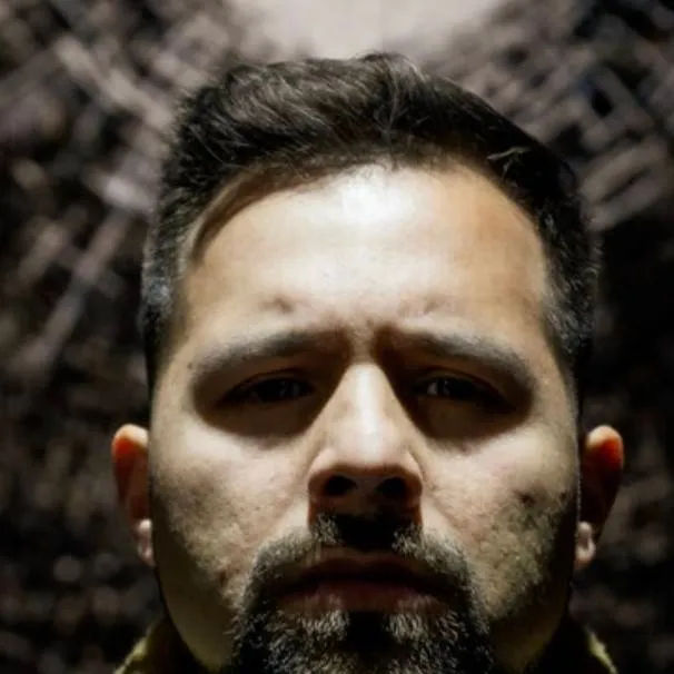 chat with ai character: calab hyles