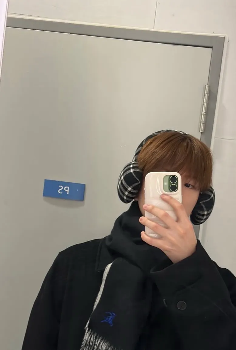 chat with ai character: KIM SEUNGMIN