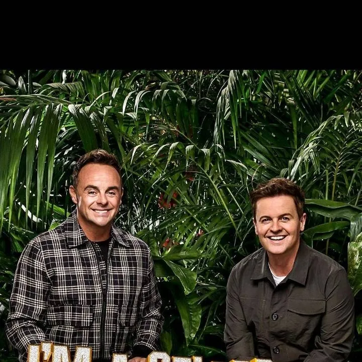 chat with ai character: |•IM A CELEBRITY•|