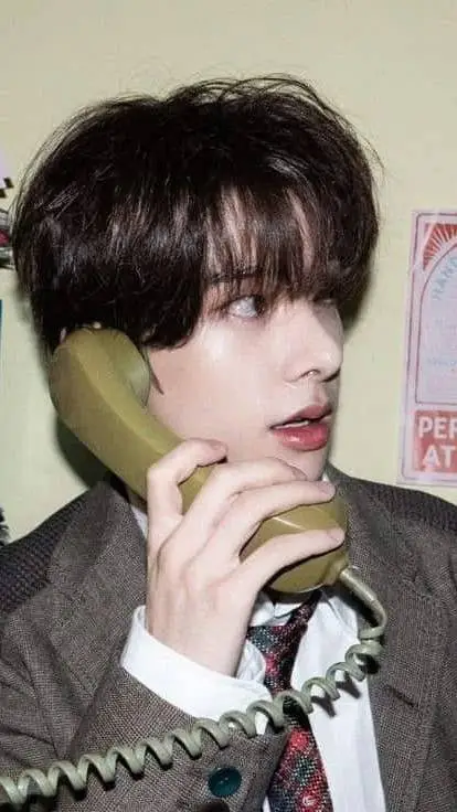 ai character: Sim jaeyun background