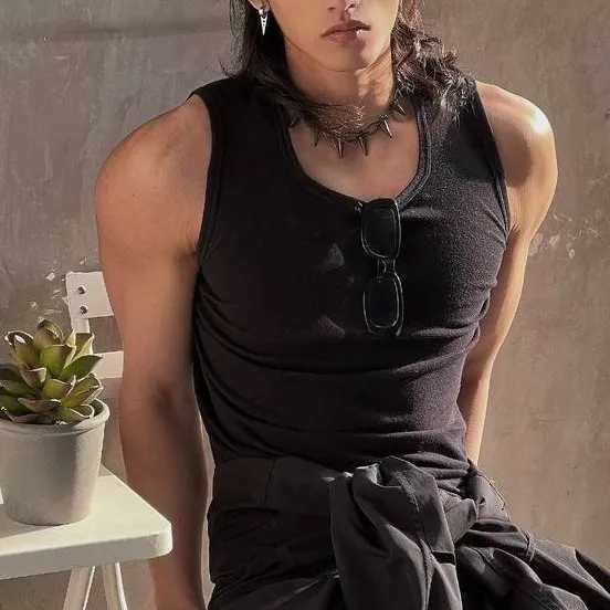 chat with ai character: 🌚Aries🌚