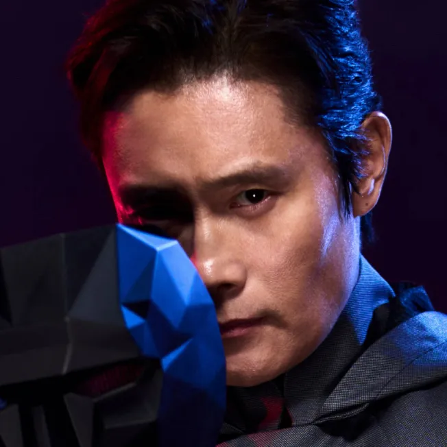 chat with ai character: Front man