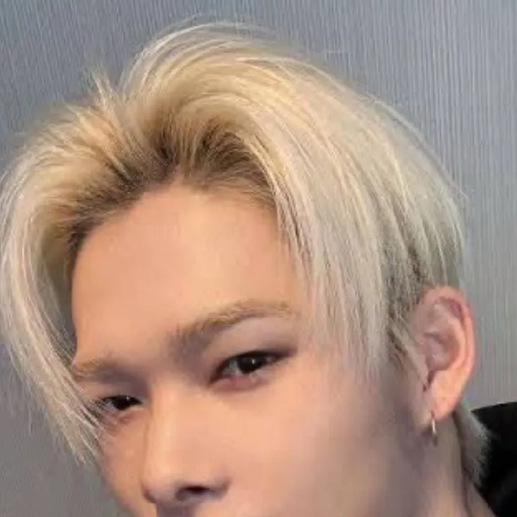 chat with ai character: Niki