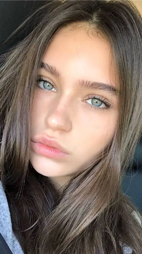 ai character: Lia background