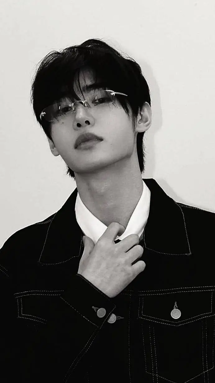 ai character: Sunghoon background