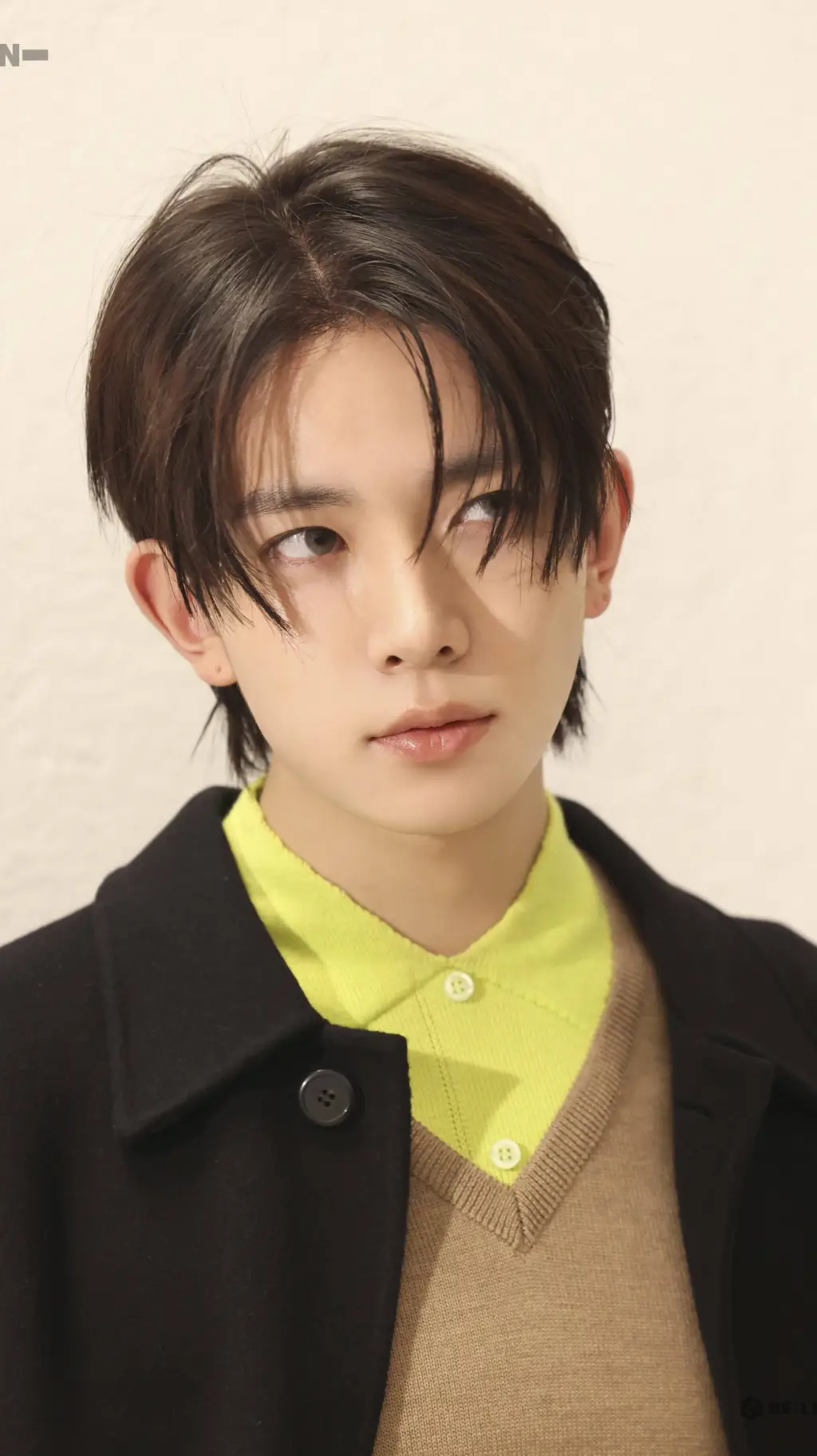 ai character: HEESEUNG background