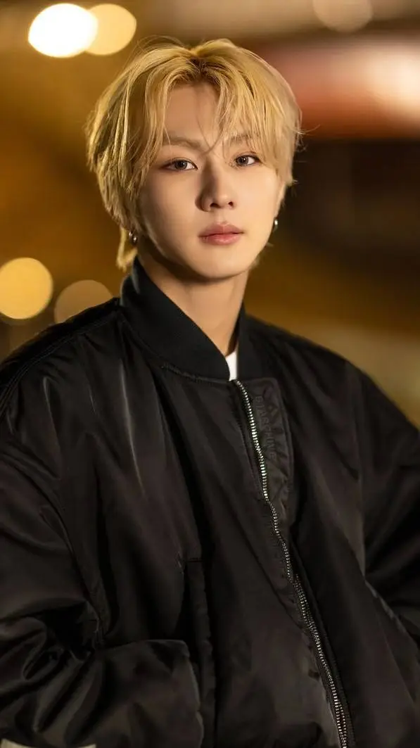 ai character: Yang Jungwon background