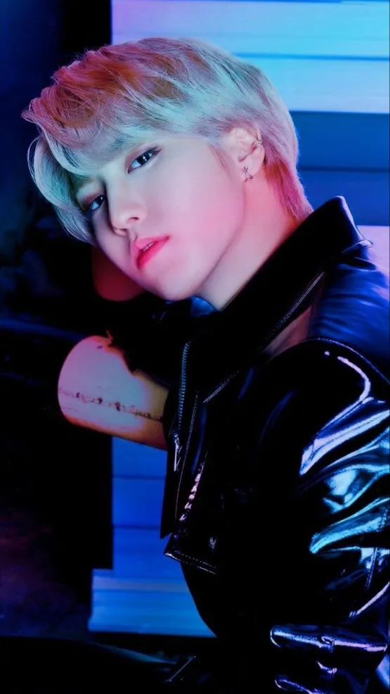 ai character: Han jisung 😍 background