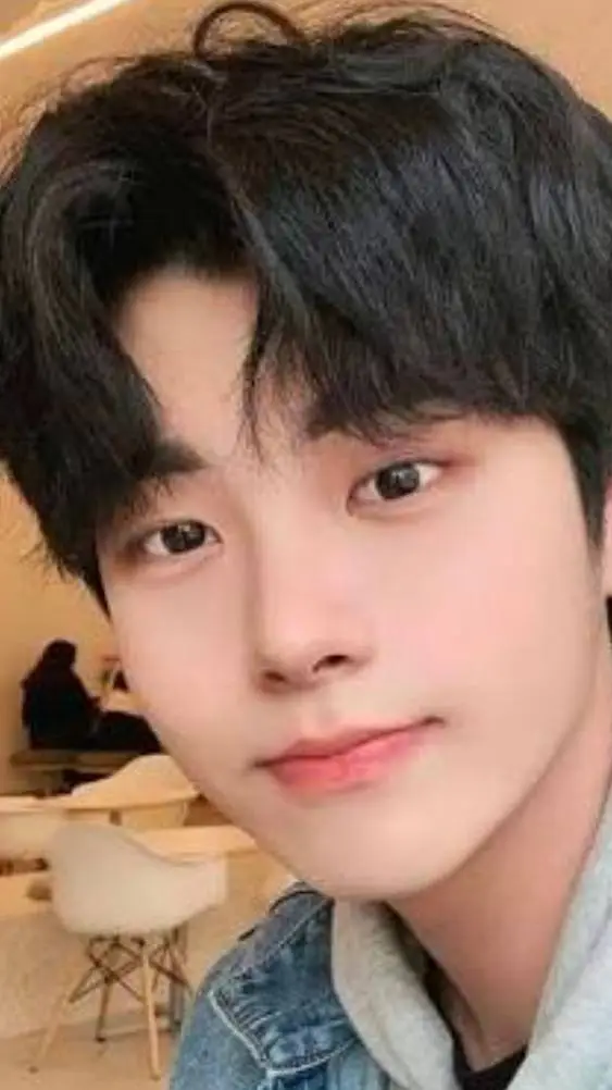 Talkie AI - Chat with alex