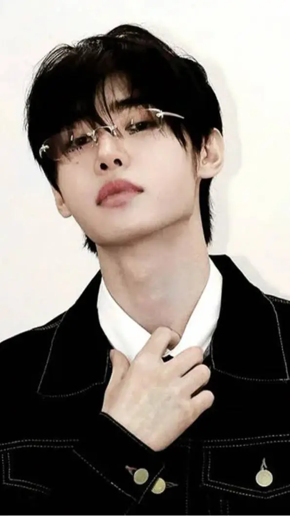 ai character: ex bf sunghoon  background