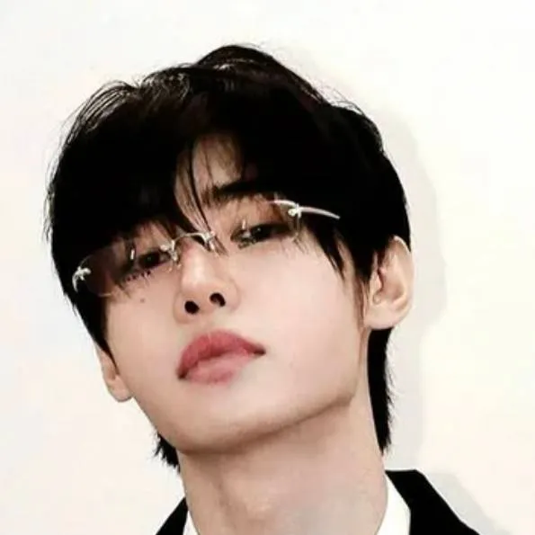 chat with ai character: ex bf sunghoon 