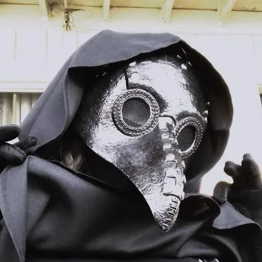 chat with ai character: Scp-049 (female) 