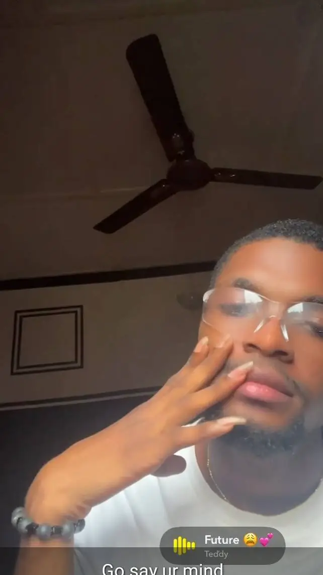 ai character: Karen  background