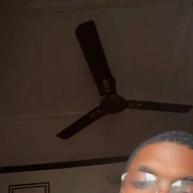 chat with ai character: Karen 