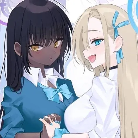 chat with ai character: tus 2 novias